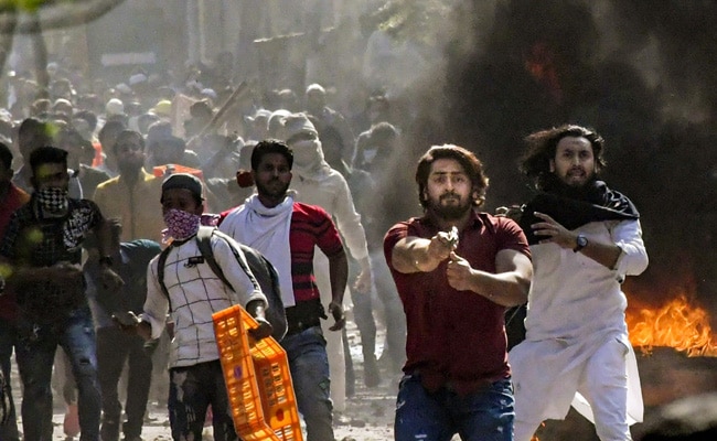 Man Who Pointed Gun At Cop During 2020 Delhi Riots Gets Bail