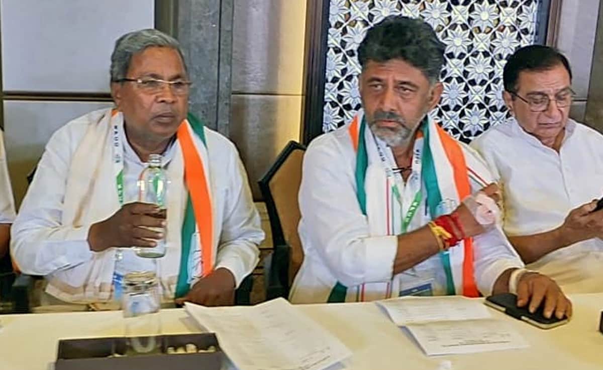 Live Updates: Siddaramaiah, DK Shivakumar Meet Rahul Gandhi In Delhi