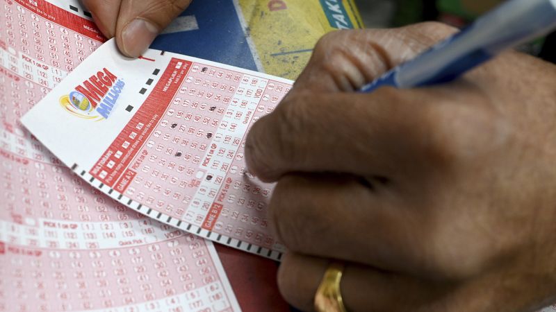 A single winning ticket for Fridays $1.35 billion Mega Millions jackpot drawing was sold in Maine | CNN