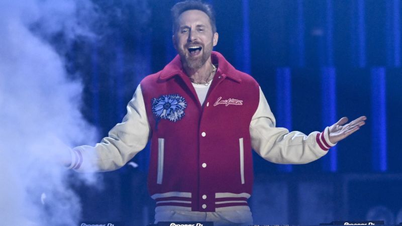 He?s sold over 50m records and now he?s using AI to create music | CNN Business