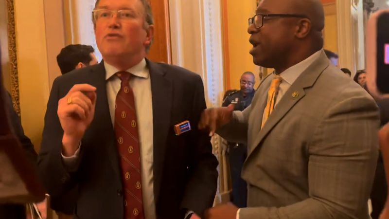 Watch: See heated gun control discussion between lawmakers in the halls of Congress  | CNN Politics