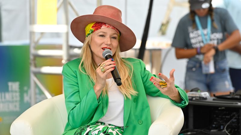 Opinion: When it comes to happiness, Jewel says society has it all wrong | CNN