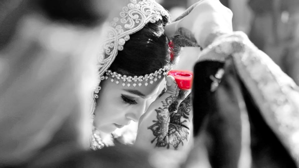 What is the significance of ?sindoor? in Hinduism? Know its origin, symbolism and mythology