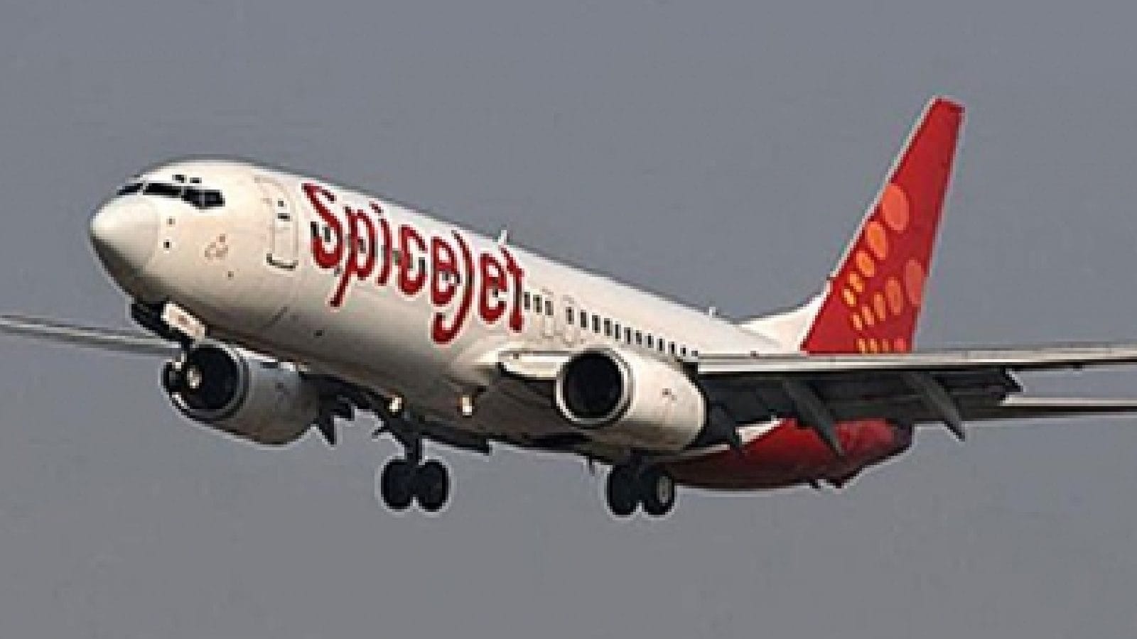 Delhi: Passenger Arrested for Tweeting Dubai-Jaipur SpiceJet ‘Flight Hijack’ at IGI Airport