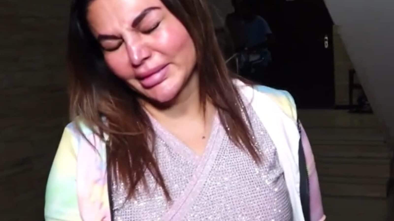 Rakhi Sawant Distress Calls Adil Khan, Asks Why Are You Refuting Our Marriage My Mother Is In Hospital