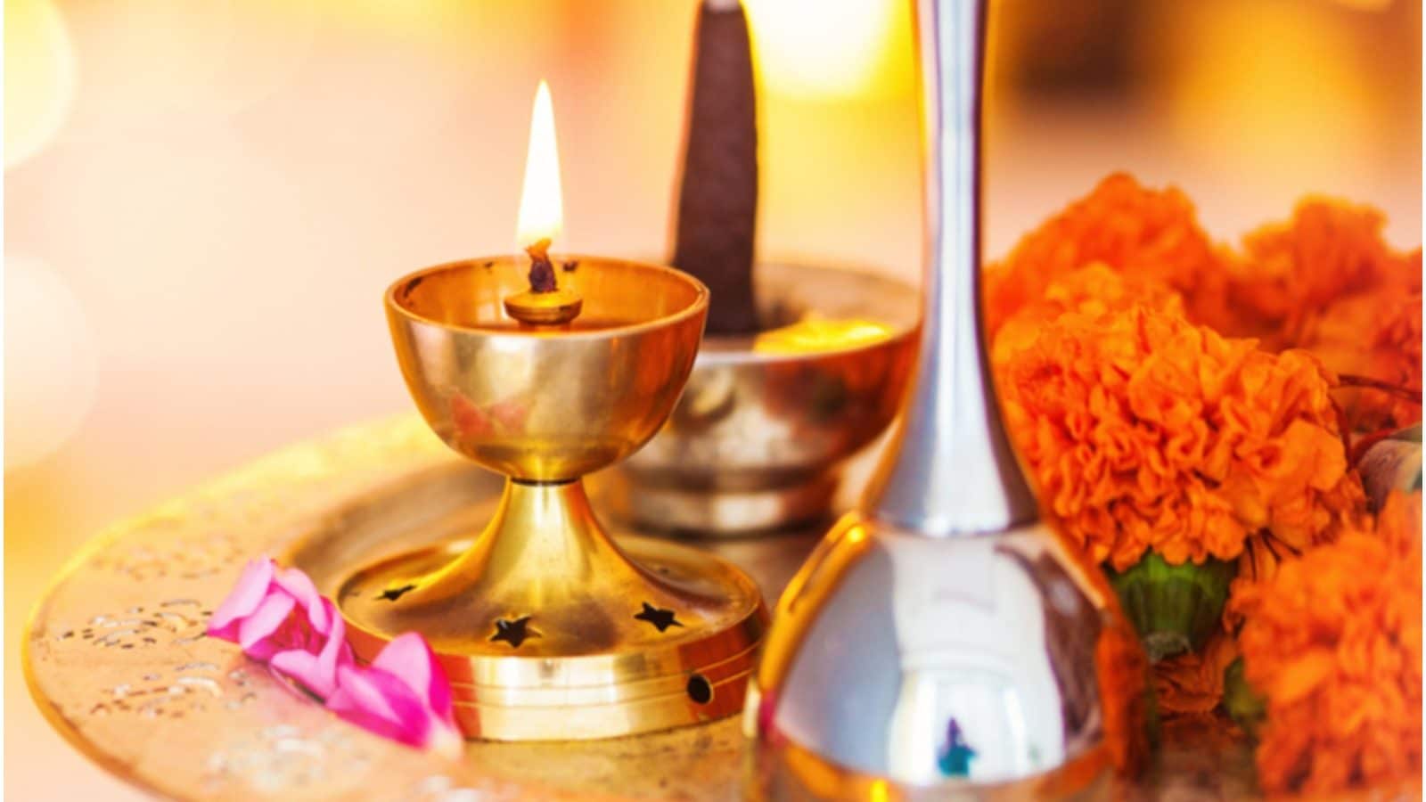 Aaj Ka Panchang, February 20: Check Out Tithi, Vrat, Rahu Kaal and Other Details for Monday
