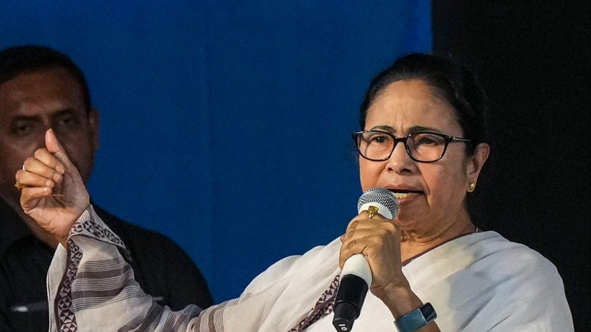 Oppn Questions Govt Over Rs 2000 Note Issue, Mamata Calls it Another Tughlaqi Demonetisation Drama