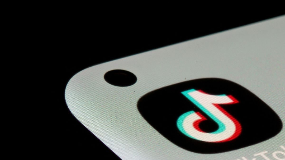 New Realizations Forcing Social Media Influencers To Rethink Their Career Choice