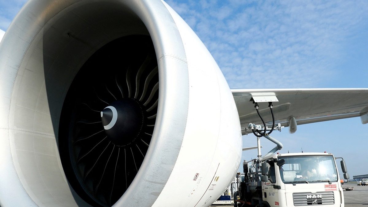 Flydubai Aircraft Returns to Dubai After Engine Fire Due to Nepal Bird Strike