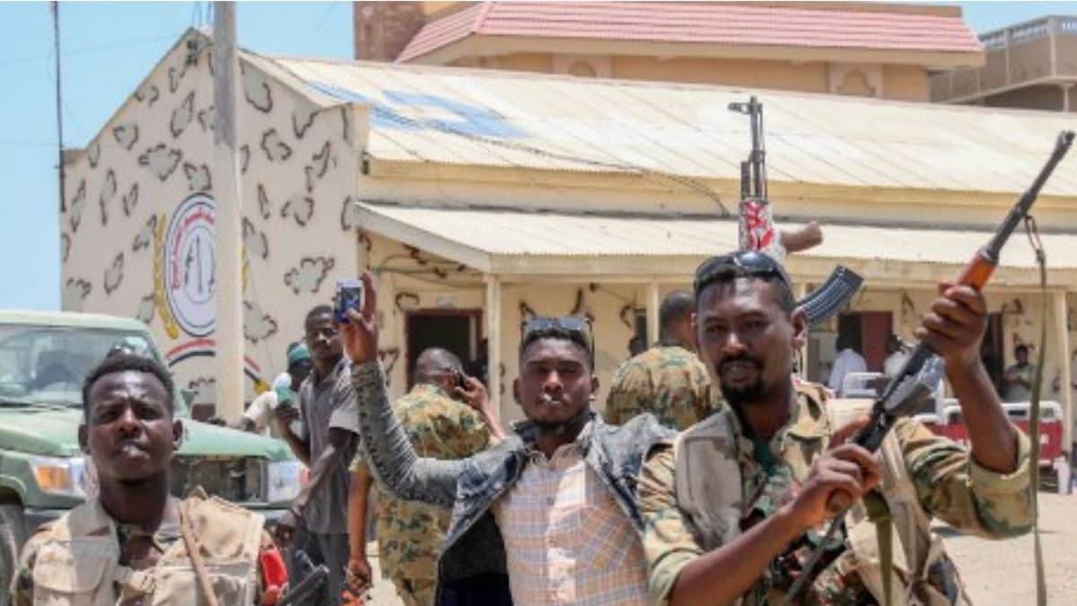 Sudan Fighting: Gunfire Sounds During ?Armistice? on 4th Day of Violence
