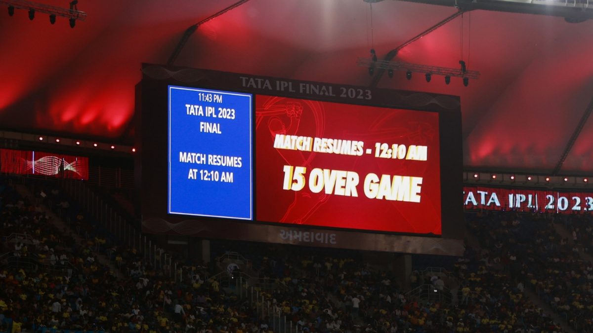 Test Matches Get Finished in 3 Days: Twitterati Reacts as IPL 2023 Final Stretches Beyond Reserve Day