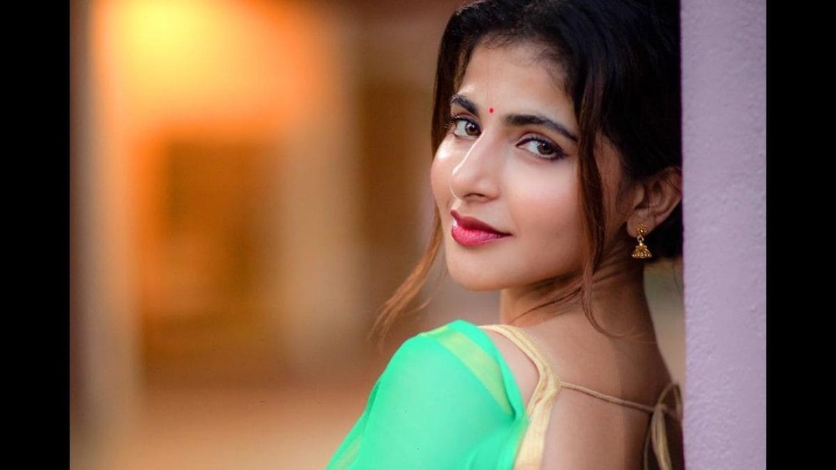 Iswarya Menon Birthday: From Namo Boothatma to Veera, Top 5 Movies of the Actress