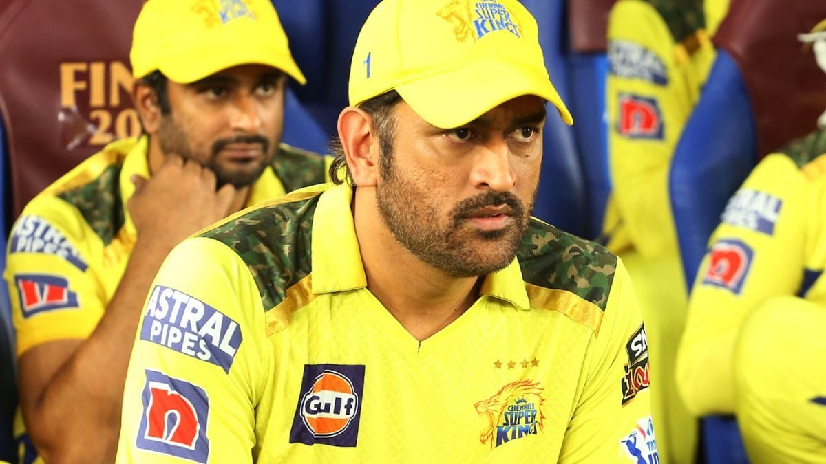 MS Dhoni Undergoes Successful Knee Surgery in Mumbai