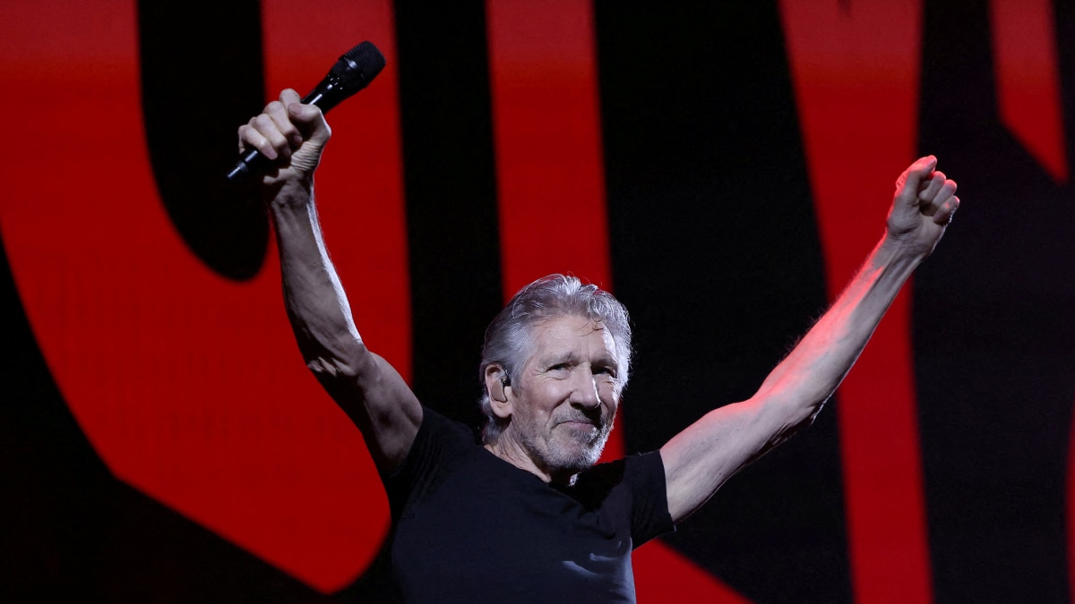 Pink Floyd?s Roger Waters Under Probe for Possible Incitement Over Nazi Concert Outfit