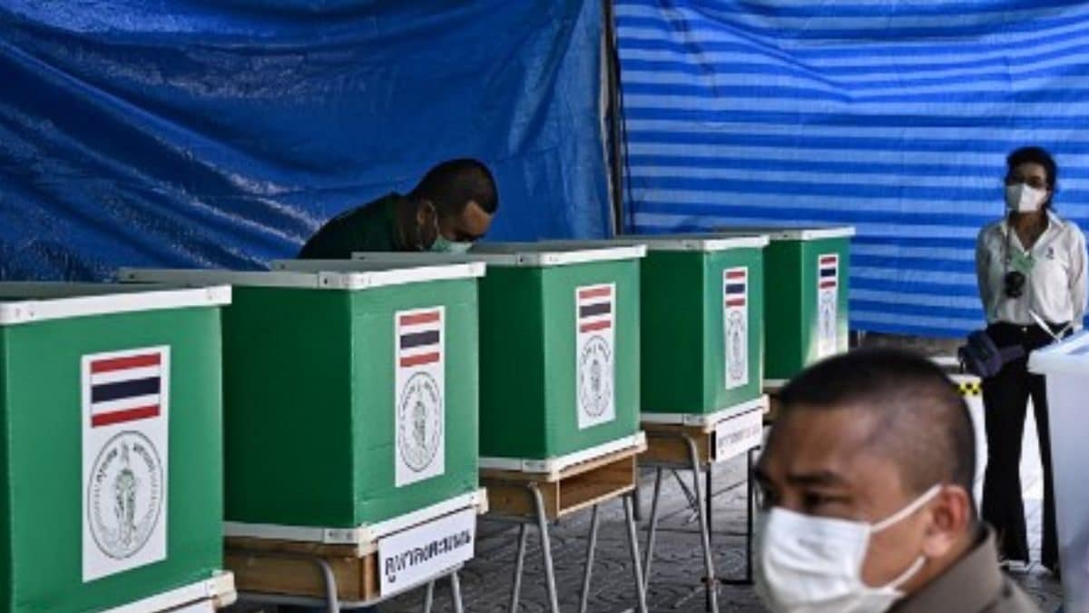 Record Turnout Projected as Thais Vote in Battle of Old Rivals