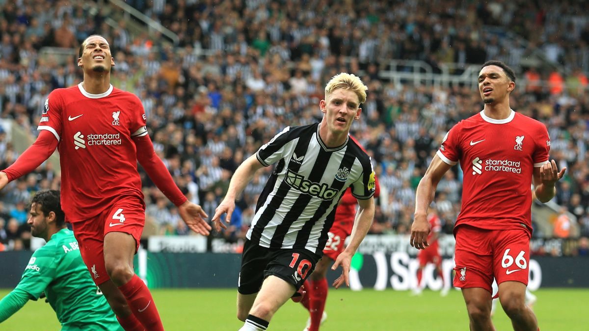 Klopp?s Liverpool in a Mess After Alexander-Arnold Blunder and Van Djik?s Red Card ? News18