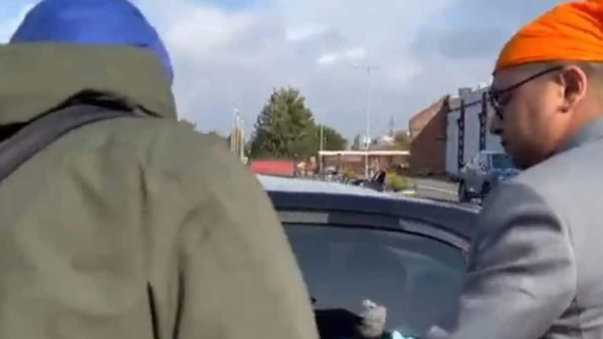 WATCH | Miscreants Stop Indian High Commissioner to UK Doraiswami from Entering Scotland Gurdwara  News18