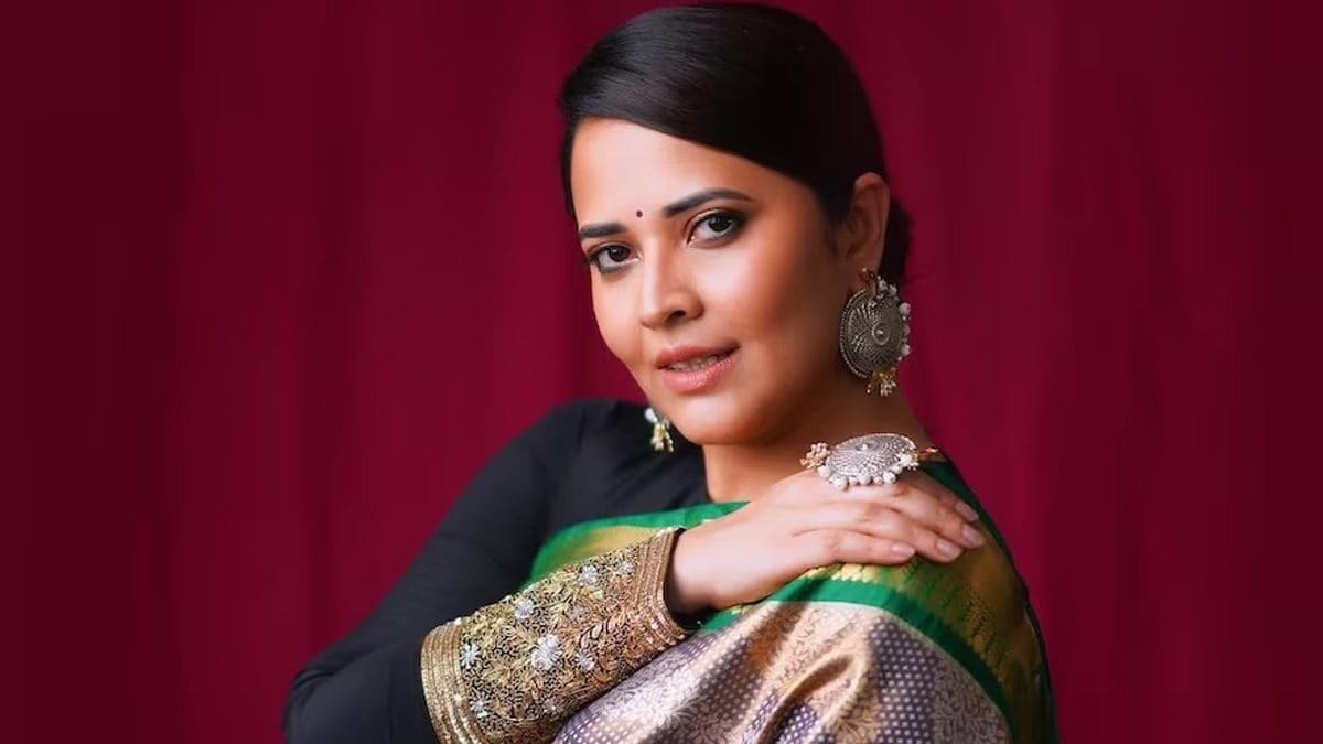 Pushpa Star Anasuya Bharadwaj’s Silk Saree Is Bookmark Worthy ? News18