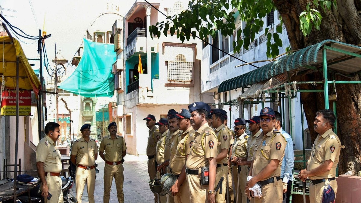 Punjab Vigilance Bureau Raids Several Locations In North India In Search Of BJP Leader Manpreet Badal ? News18