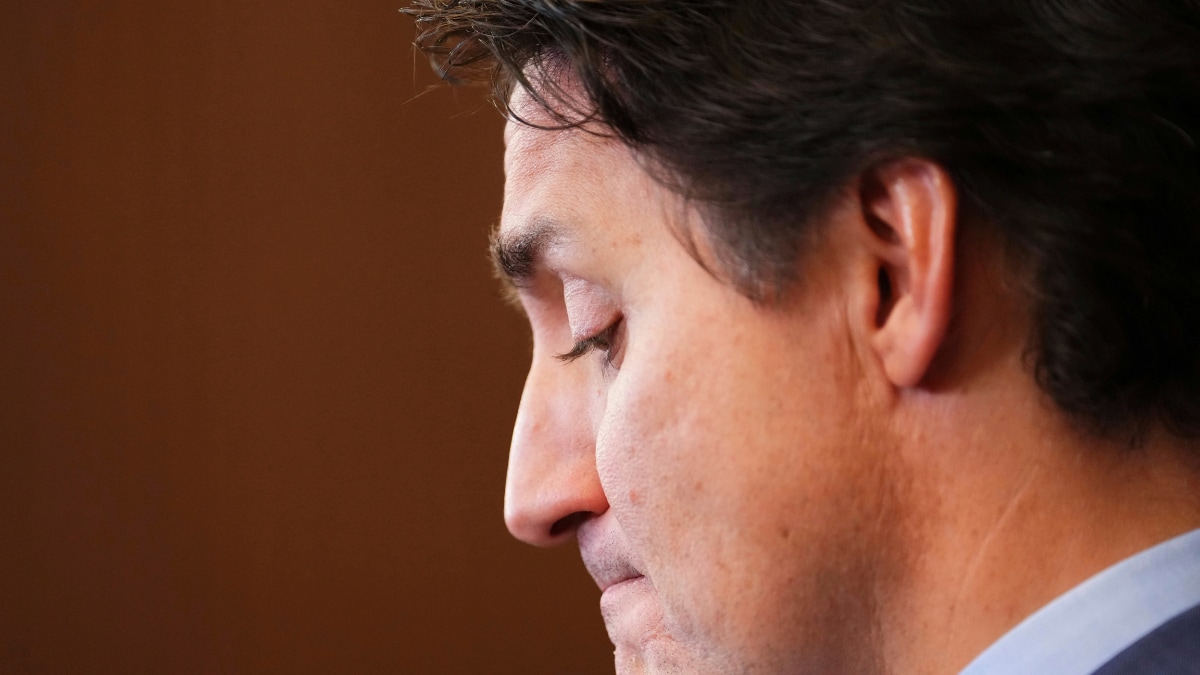 Trudeau Apologises for Embarrassing Recognition of Nazi Veteran in Canadian Parliament ? News18