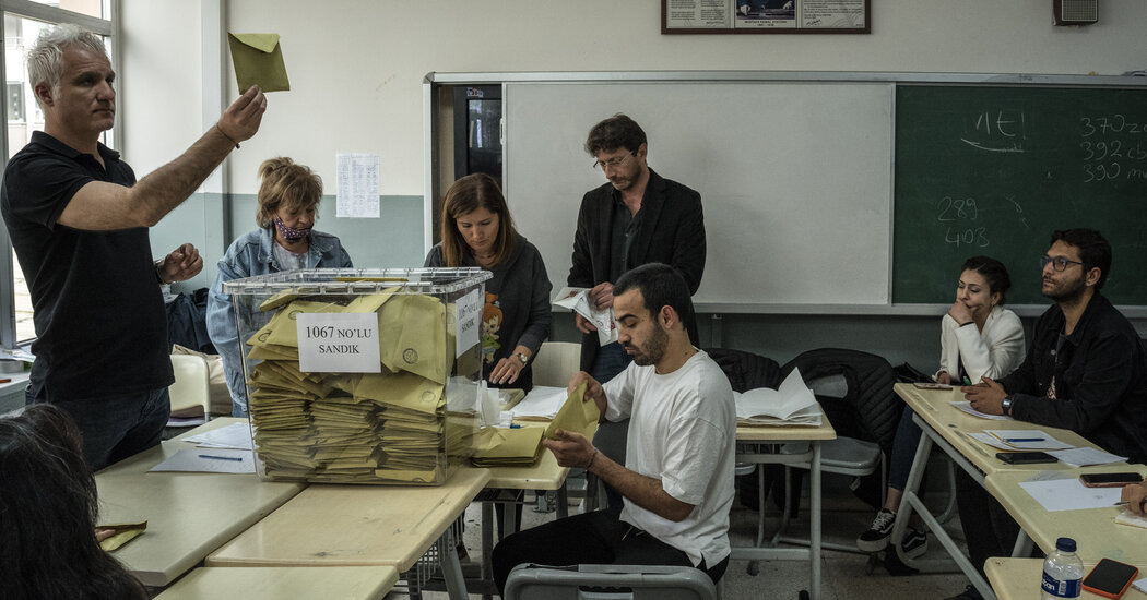 When Leaders With Authoritarian Streaks Like Elections