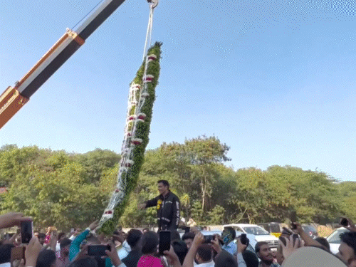 Grand reception for Sonu Sood in Telangana: Villagers gathered to see the superstar, garlanded by crane