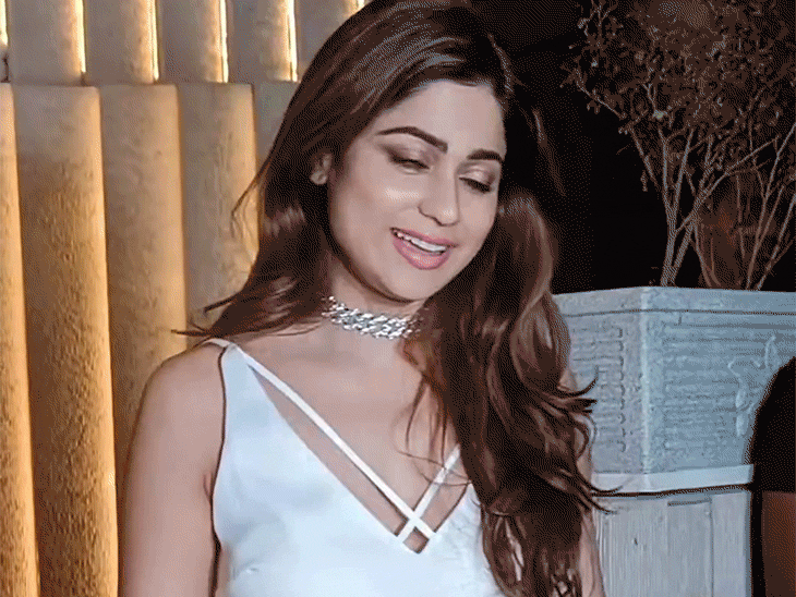 Shamita seen with Aamir Ali after breakup: On seeing the camera, he ran away with Shamita, both looked very close to each other