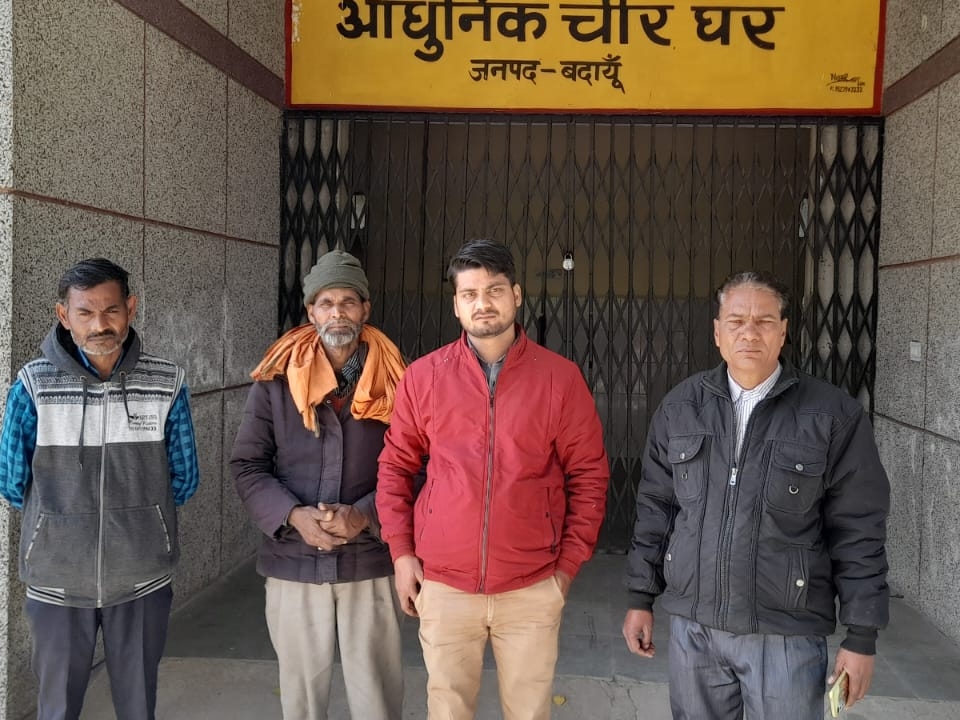 Returning from the passion of a friend, he became the victim of an accident when he was uncontrolled.  Was returning due to the passion of a friend, became the victim of an accident due to uncontrolled