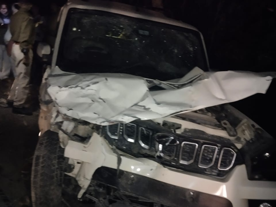 Many people were injured in the accident, two were referred to BHU when their condition was serious.  Many people were injured in the accident, two were referred to BHU when their condition was critical.