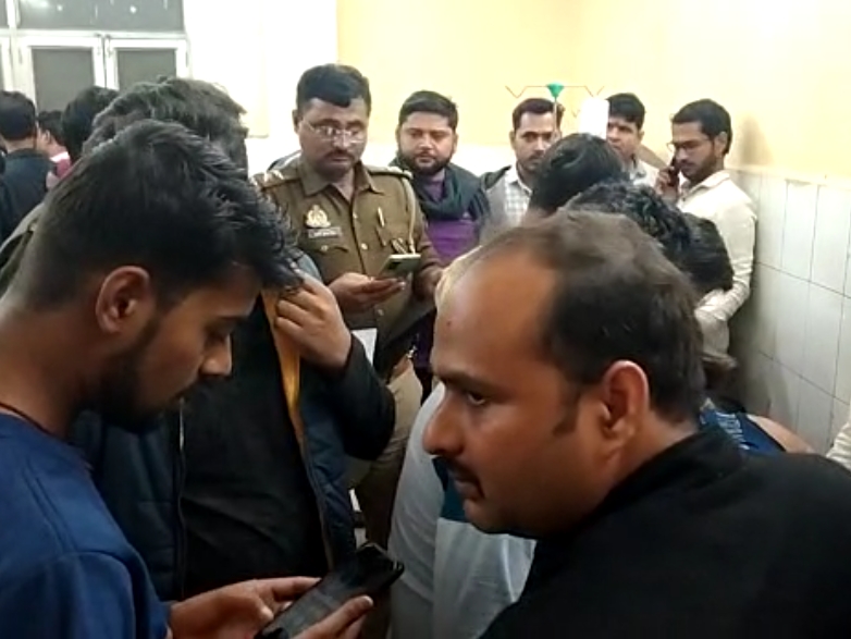 Referred to Varanasi in critical condition, the young man was returning home after taking medicine.  Referred to Varanasi in critical condition, youth was returning home with medicine