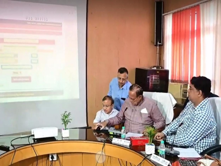 Education Minister said  Better management than government in private schools: There is less salary, but the work is done tightly.